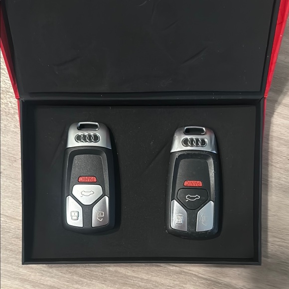 Red Audi Geometric Design Box - Picture 2 of 2